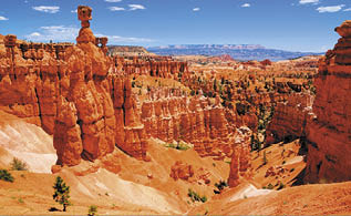 Bryce Canyon National Park hoodoos with the famous Thor's Hammer, Utah, USA