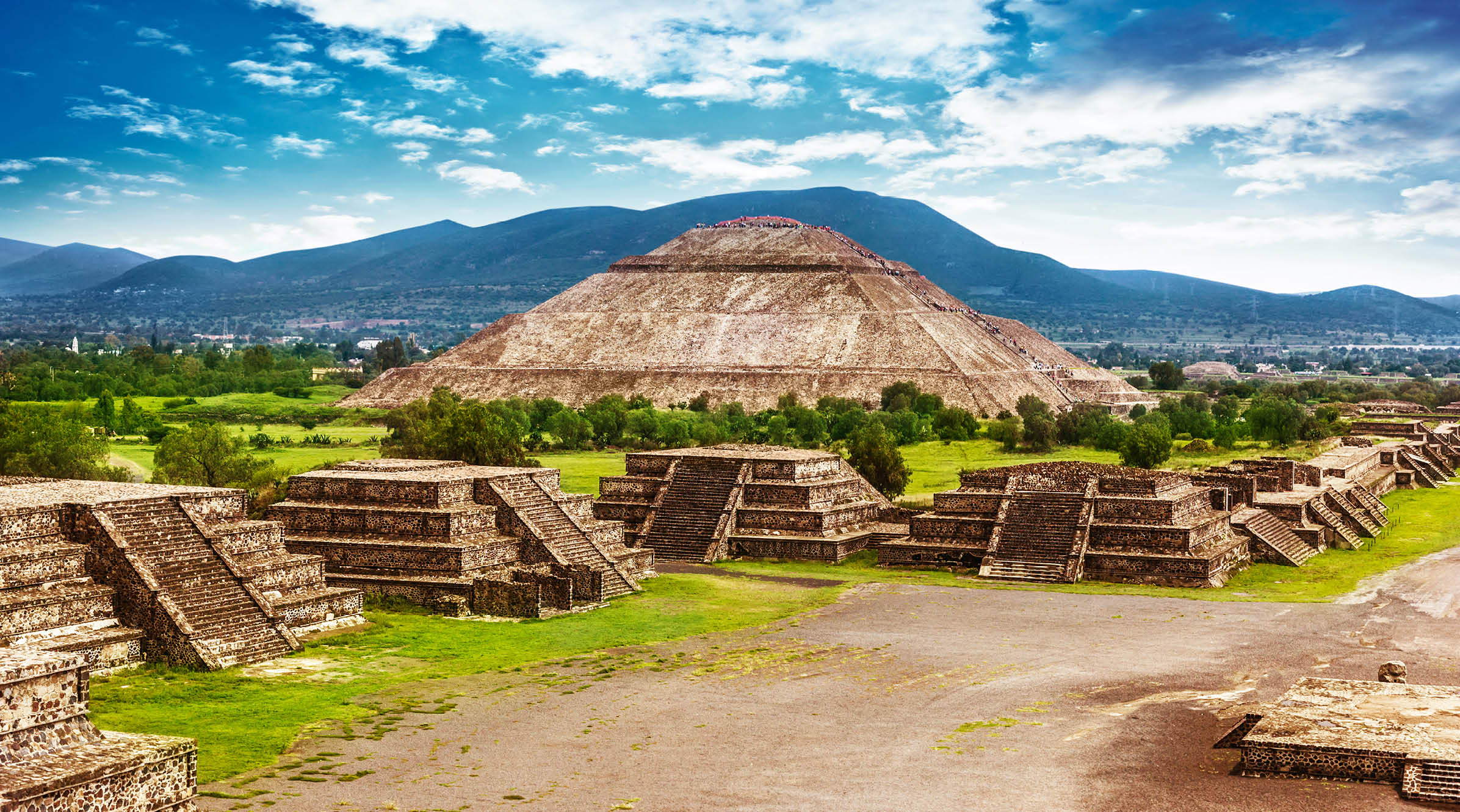 Pyramids of the Sun and Moon on the Avenue of the Dead, Teotihuacan ancient historic cultural city, old ruins of Aztec civilization, Mexico, North America, world travel