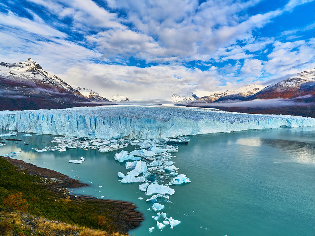 A view of the lake and glacier Perito Moreno national park Los Glaciares  The Argentine Patagonia in Autumn 